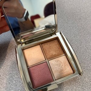 Hourglass face palette